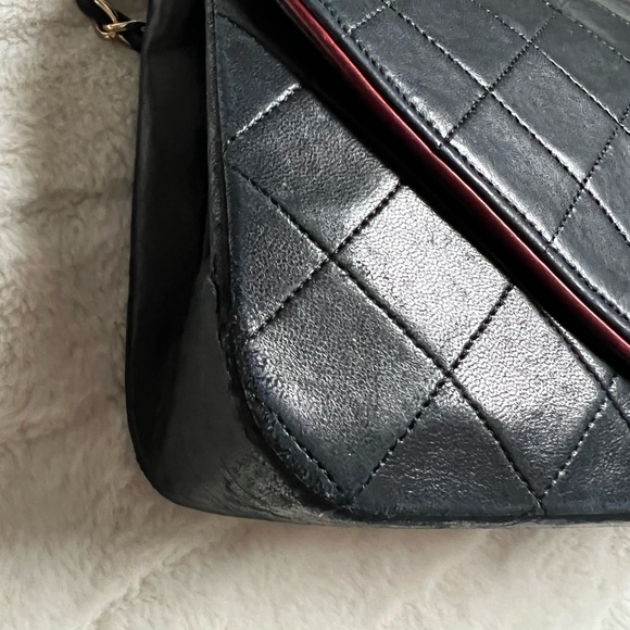 Chanel bag in good condition- 100% Authentic - Picture 11 of 14